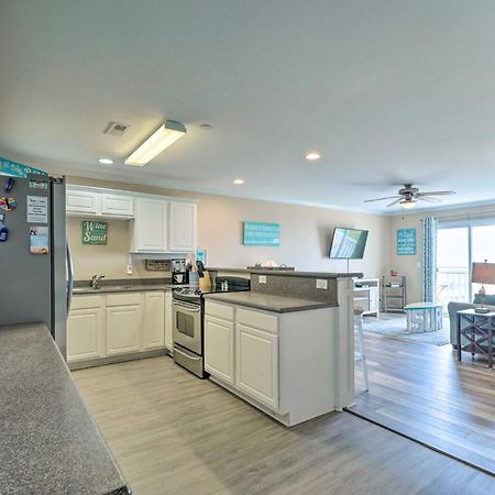 Ocean-View Oak Island Condo, 1 Block To Beach! Eksteriør bilde