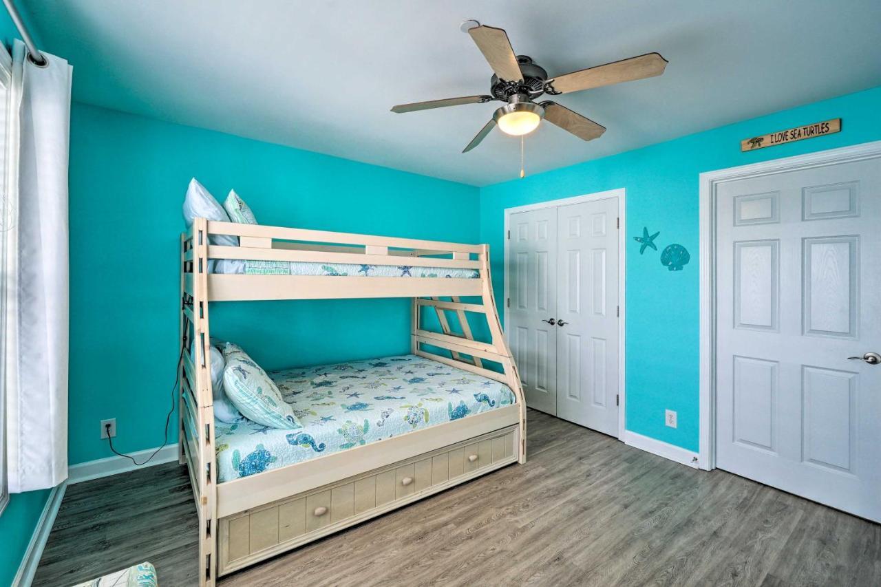 Ocean-View Oak Island Condo, 1 Block To Beach! Eksteriør bilde