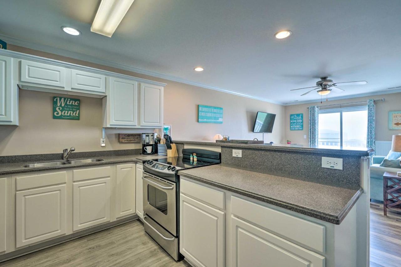 Ocean-View Oak Island Condo, 1 Block To Beach! Eksteriør bilde