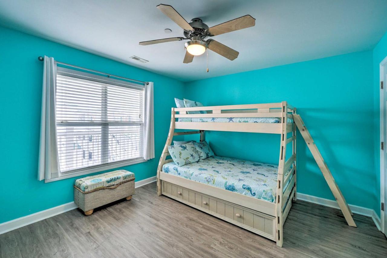 Ocean-View Oak Island Condo, 1 Block To Beach! Eksteriør bilde